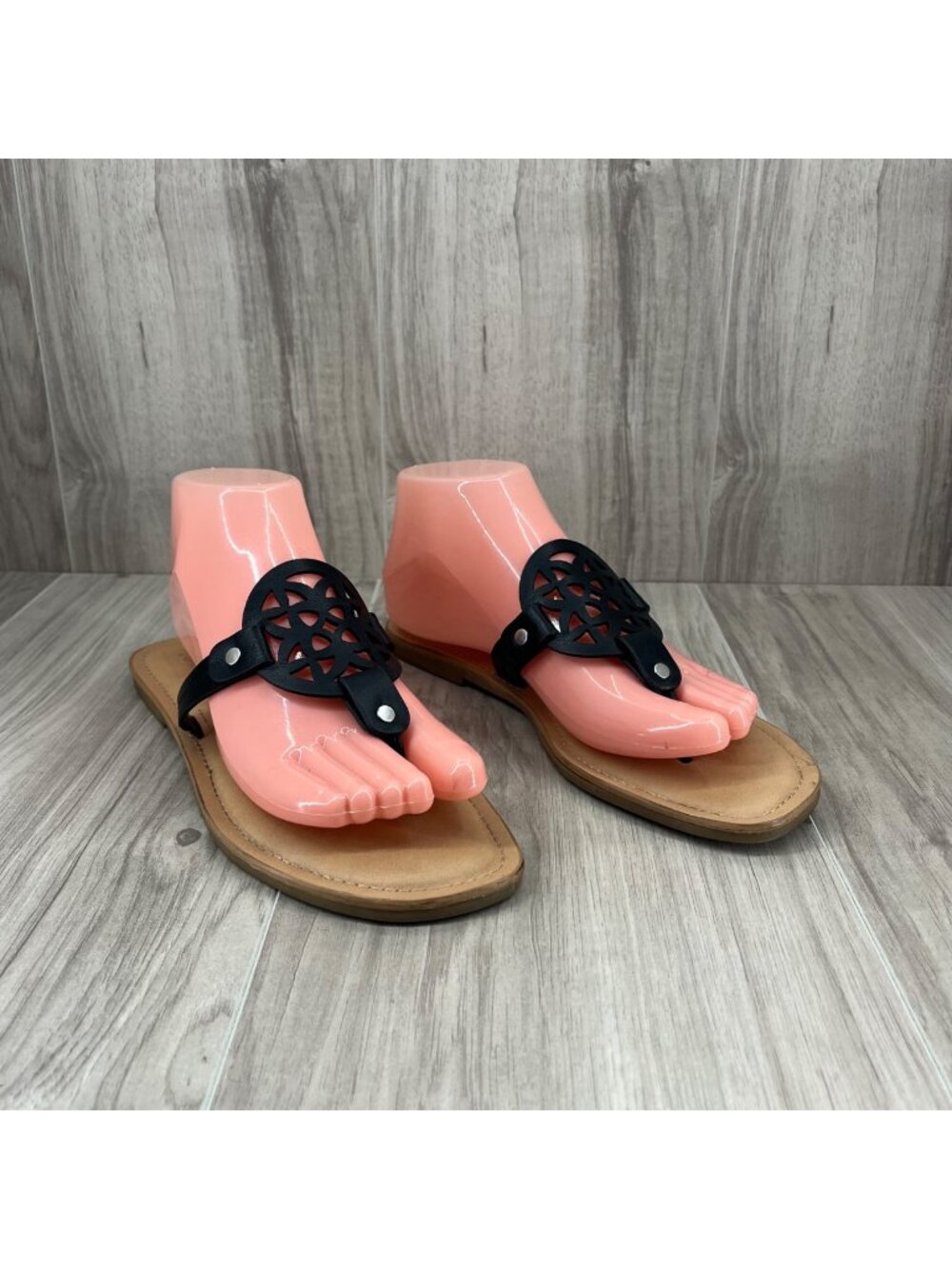 Dolce Vita Sandals Womens 8 Juleat Black Slip On Thong Flat Shoes